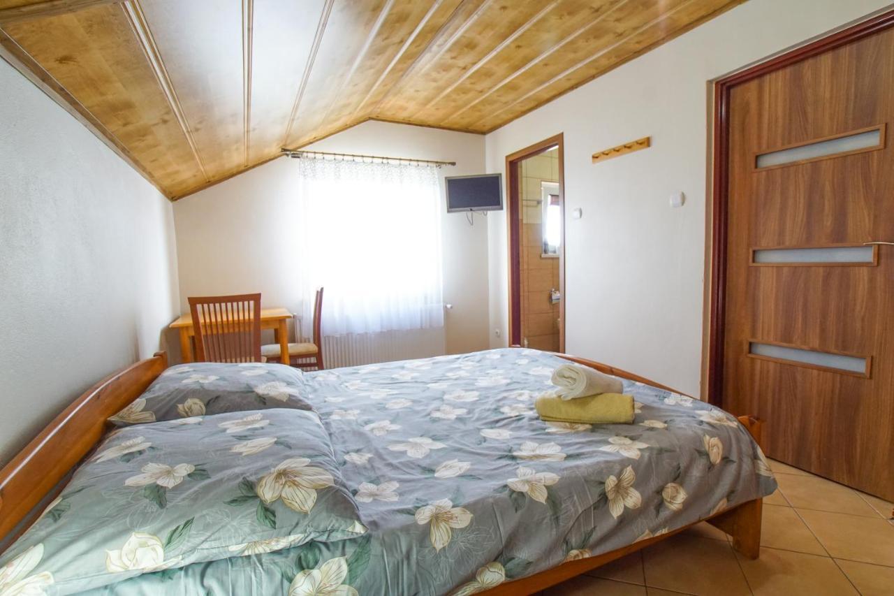 Hostal Wichrowe Wzgórze Krajno Pierwsze Exterior foto