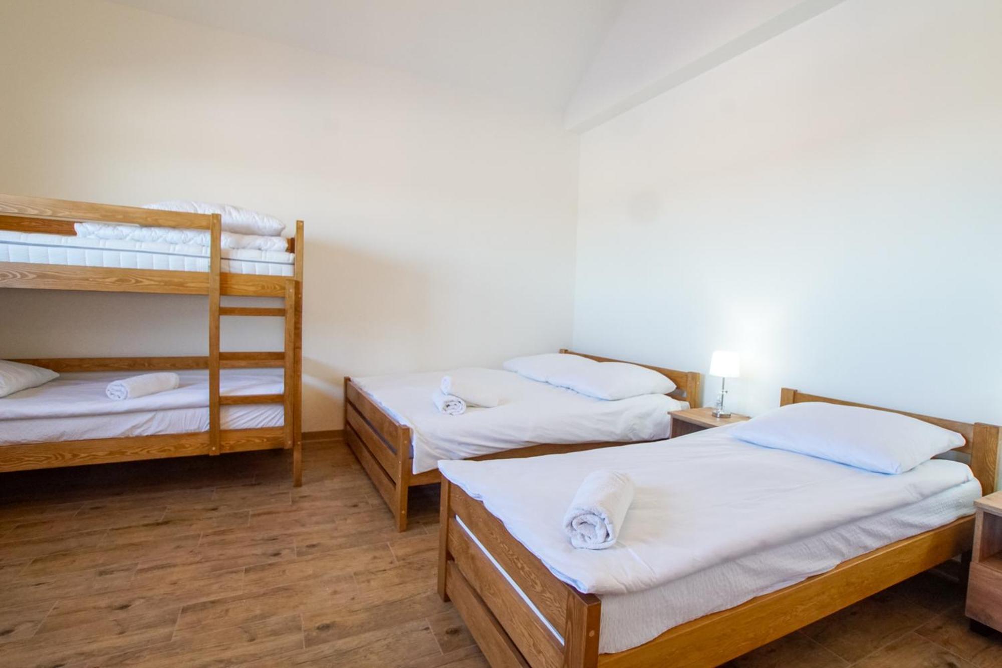 Hostal Wichrowe Wzgórze Krajno Pierwsze Exterior foto